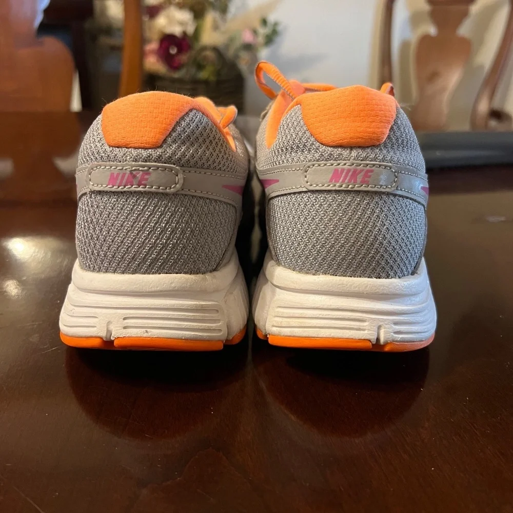 Nike Revolution 2 Athletic Running Shoes Size 9.5 - Picture 6 of 8